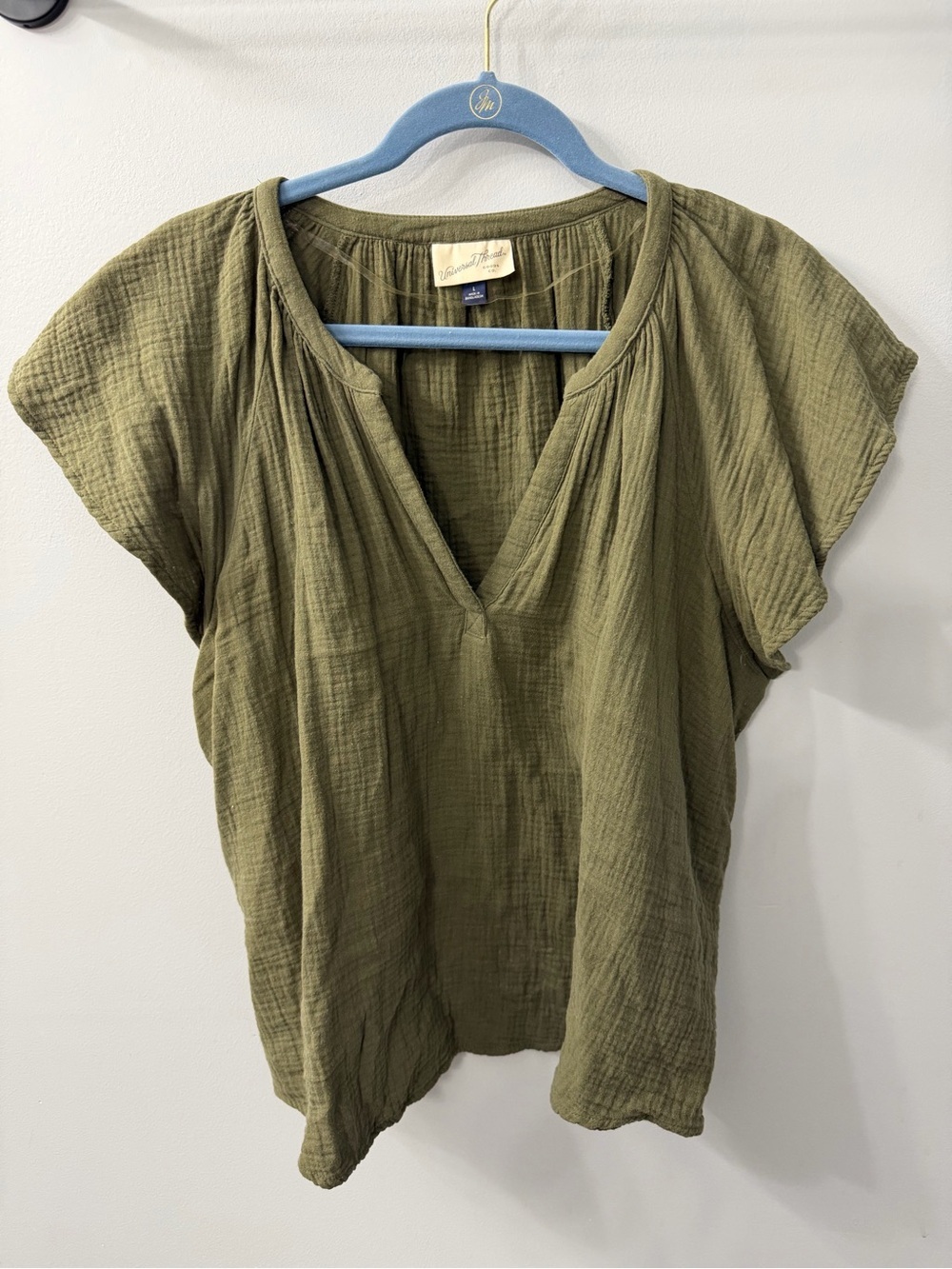 Universal Thread 100% Cotton Olive V-Neck Gauze Top Flutter Sleeve Large